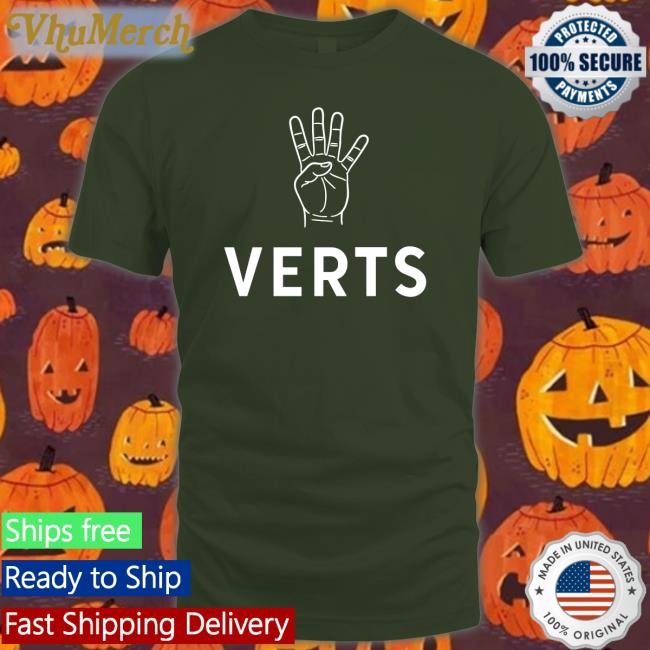 Coach Dan Casey Wearing The Four Verts Shirt