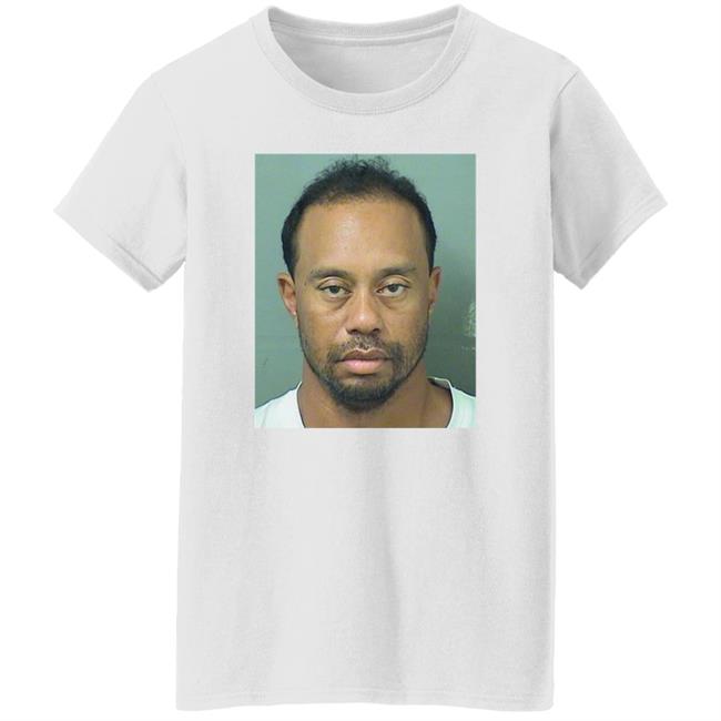 Fan Wearing Tiger Woods Mugshot Shirt Wegent Fan Wearing Tiger Woods Mugshot Shirt Wegent
