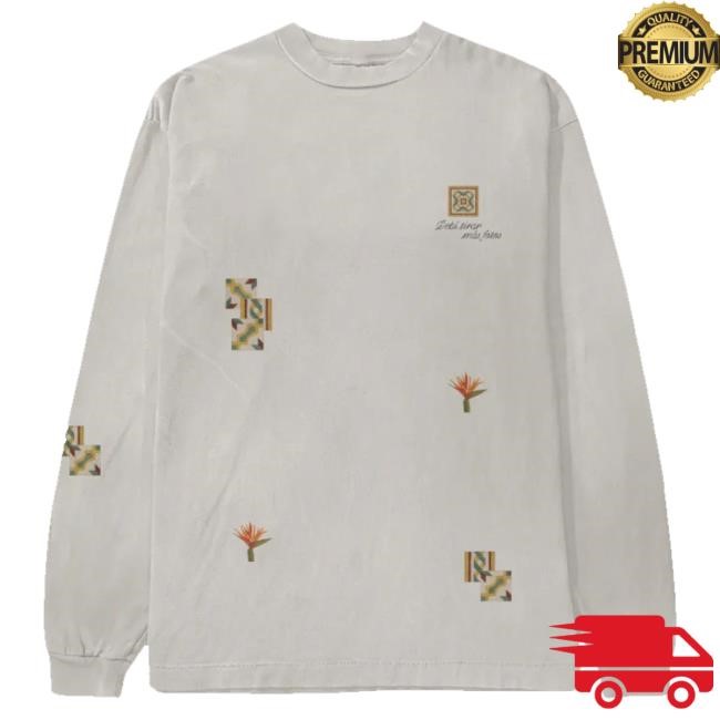 Bad Bunny Official Merch Debi Tirar Mas Fotos Lozas Y Flores Unisex Sweatshirt